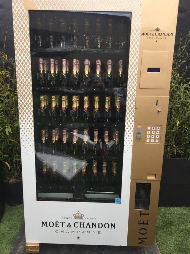 15 Vending Machine Paling Anti Mainstream di Dunia, Canggih atau Aneh?