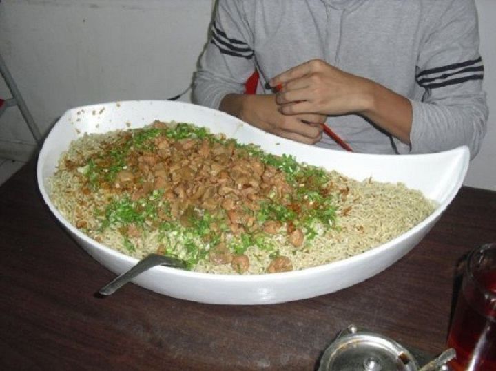 10 Makanan yang Disajikan dalam Porsi Jumbo, Yakin Kuat Makan Sendiri?