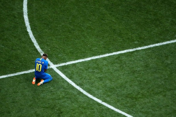 Marco van Basten: Akting Neymar di Lapangan Bikin Tertawa