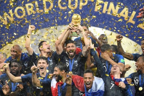 Prancis Juara, Kroasia Memesona, Deschamps Pahat Sejarah