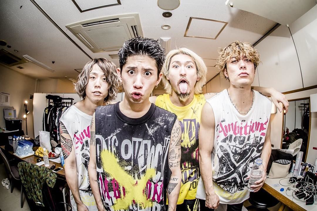 Jadi Ipar Avril Lavigne 10 Potret Manis Keluarga Ryota One Ok Rock