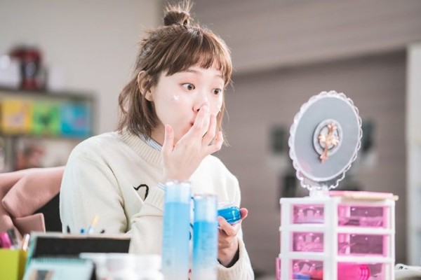 Girls, Lakukan 5 Tips Ini Untuk Mencegah Makeup Cakey