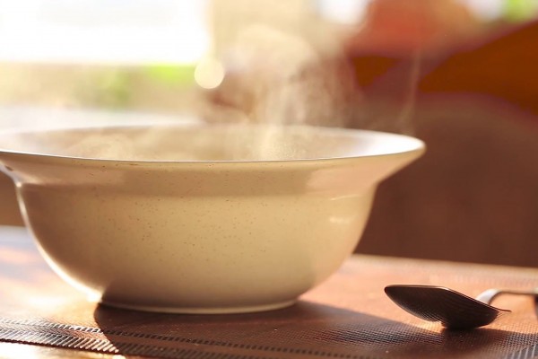 Awas, Ini 4 Bahaya Makan Makanan Panas dan Dingin Secara Bergantian!
