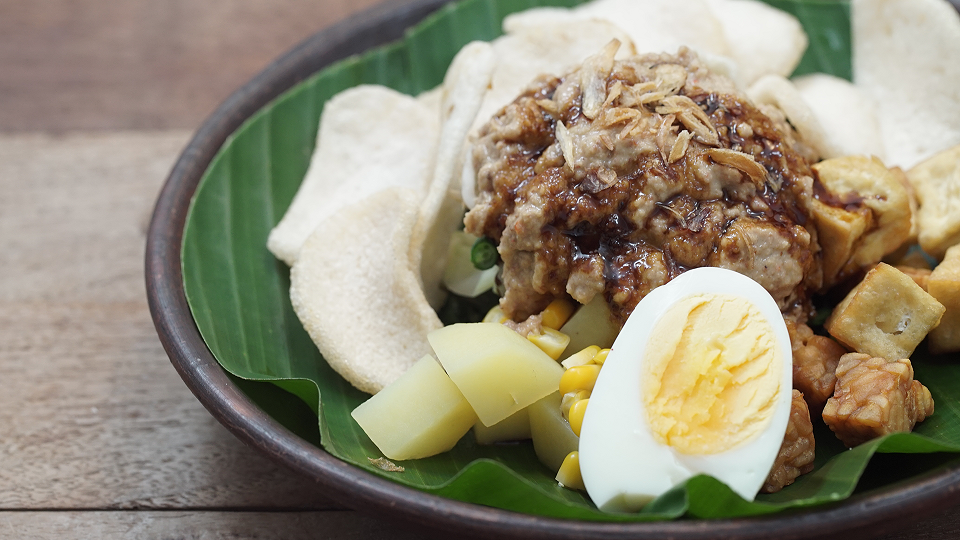 10 Makanan Khas yang Bikin Orang Indonesia Gak Bisa Hidup Tanpanya