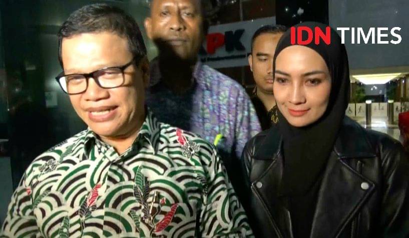 Model Steffy Burase Bantah Telah Menikah Siri Dengan Irwandi Yusuf ...