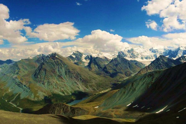 Bikin Tenang, Ini 7 Pegunungan Paling Indah di Rusia