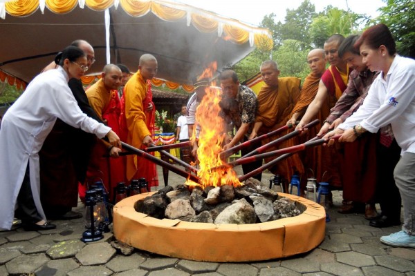 Selain Mrapen 5 Wisata Api Abadi Yang Kece Ini Juga Ada Di