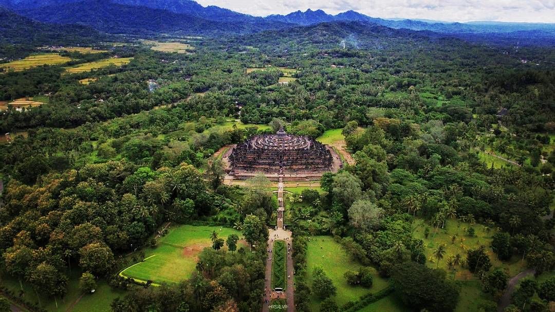 10 Tempat Suci Paling Indah di Dunia, Aestetik dan Memukau Banget!