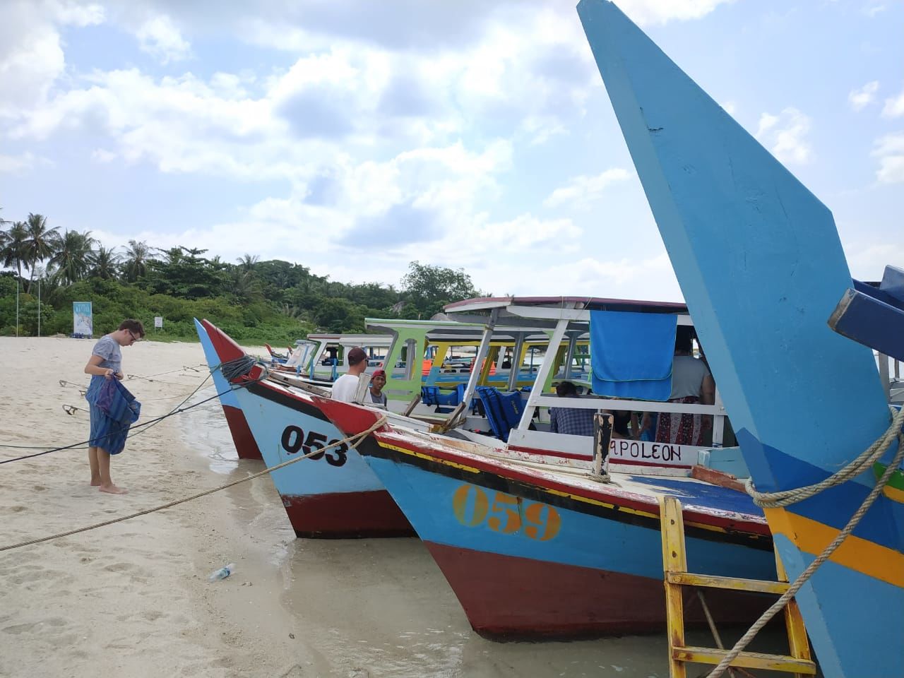 Mengintip Indahnya Pulau-Pulau Kecil di Belitung