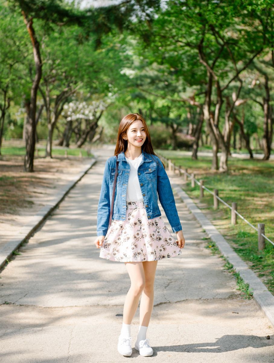 12 Style Floral Outfit Ala Cewek Korea Anggun Dalam Berbagai Gaya