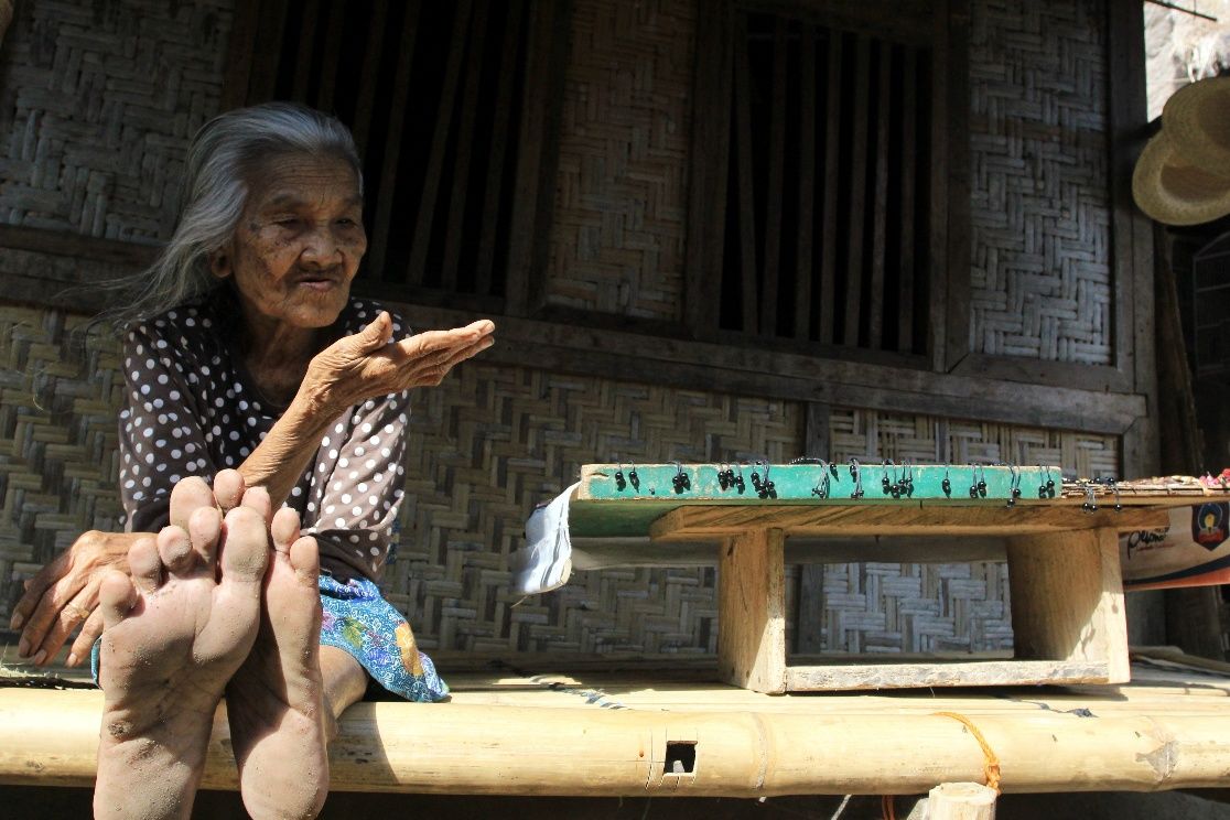 10 Potret Kehidupan Suku Sasak di Desa Sade Lombok, Indonesia Banget!