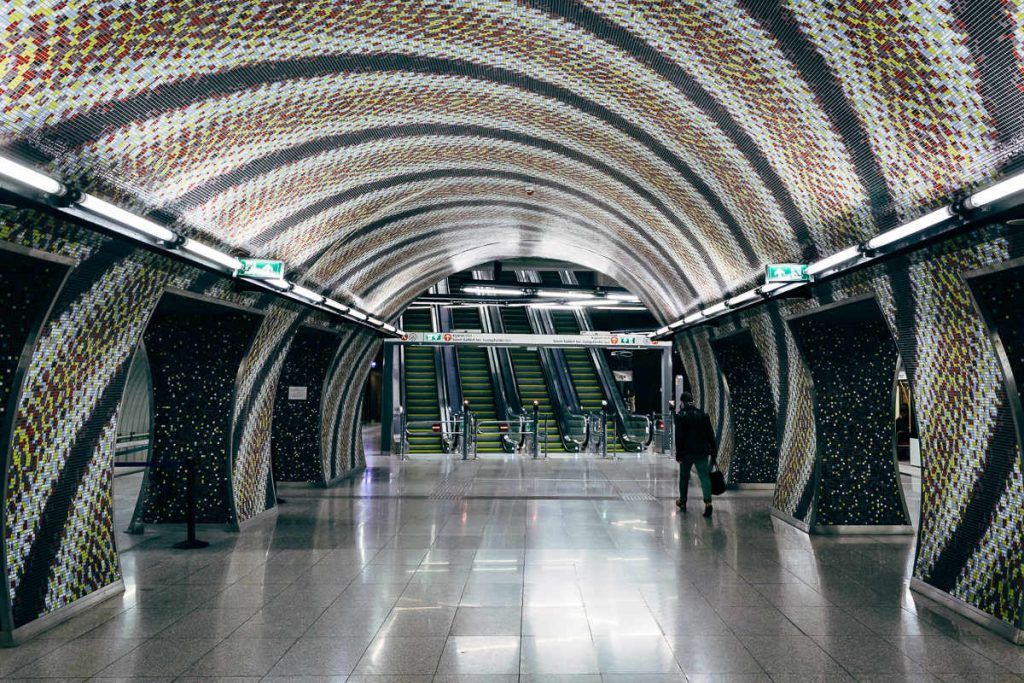 10 Stasiun Bawah Tanah Paling Keren di Dunia, Instagramable Banget!