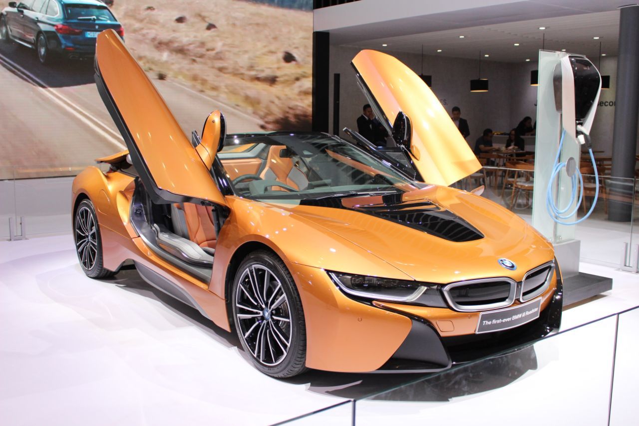 GIIAS 2021 Dijual  Rp 4 Miliar Ini Kelebihan BMW  i8 Roadster