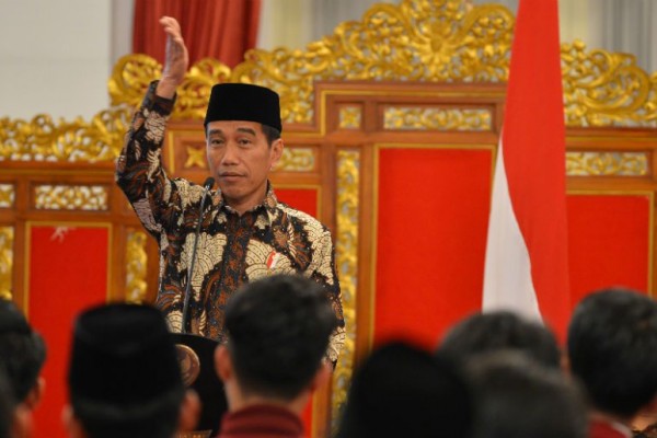 Jokowi Blak-blakan Jawab Isu 10 Juta Tenaga Kerja Asal China