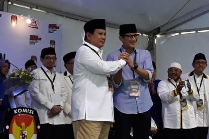 Jokowi Harus Hati-Hati, Keberadaan Sandiaga Dongkrak Suara Prabowo
