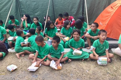 Bantu Korban Gempa Lombok, McDonald's Bagikan Ribuan Porsi Makanan
