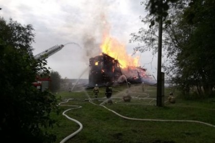 Remaja Penyembah Setan Diduga Membakar Bangunan Bersejarah di Rusia