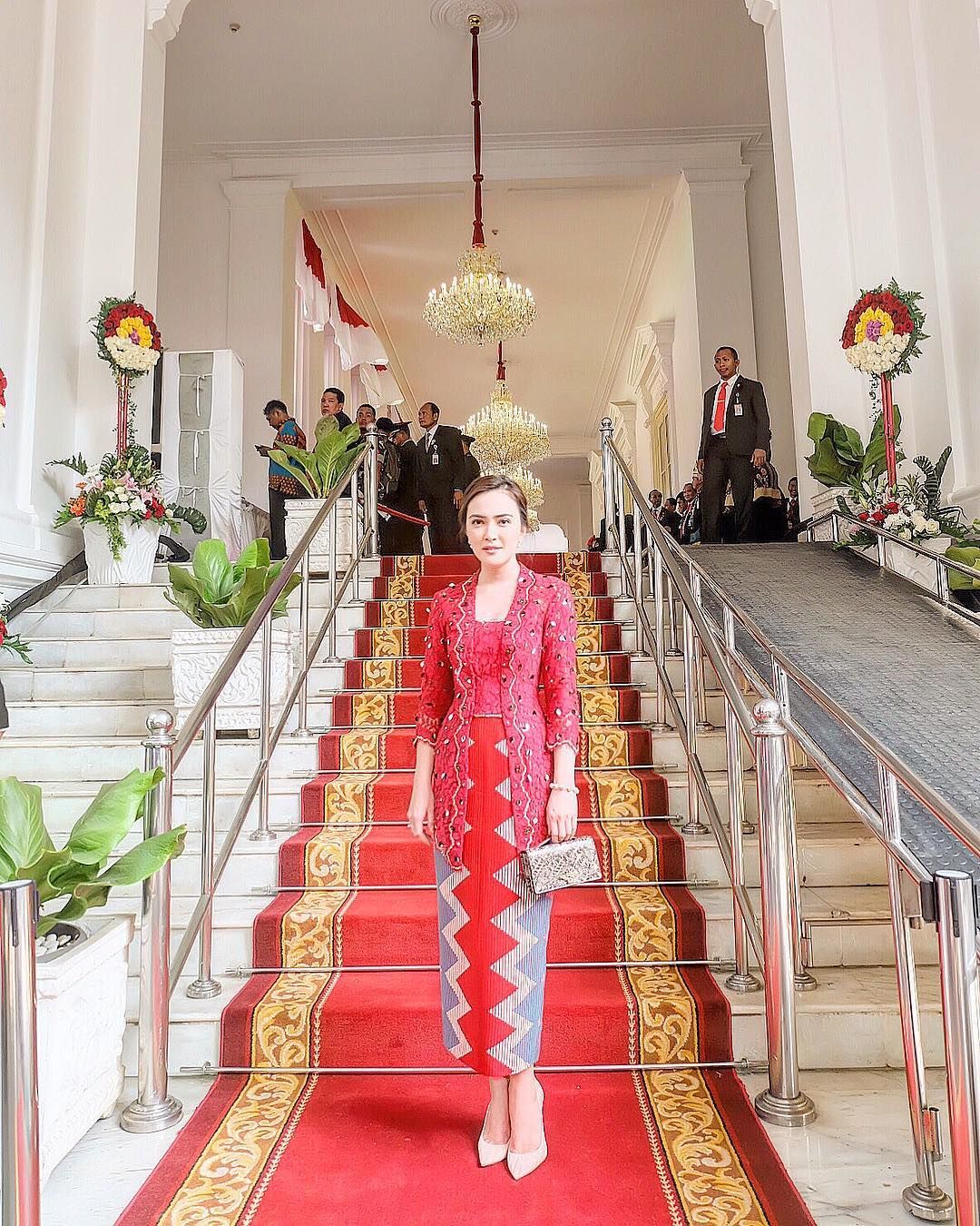 7 Style Formal Artis Hadiri Upacara 17an di Istana Negara, Anggun!