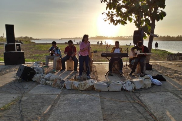 Pasar Sunset Laguna Depok Destinasi Unik Terbaru Di Jogja