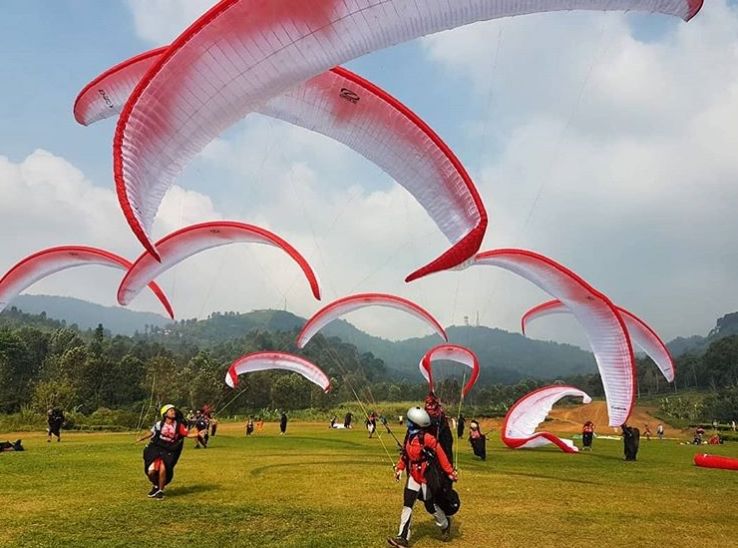 10 Potret Seru Paralayang di Gunung Mas Bogor, Arena Asian Games 2018