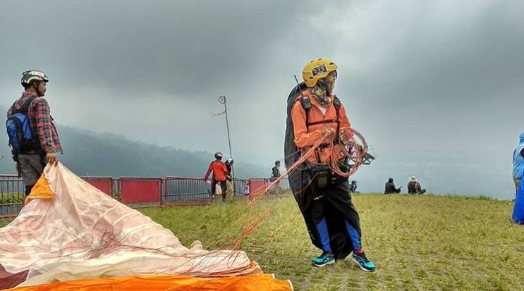 10 Potret Seru Paralayang di Gunung Mas Bogor, Arena Asian Games 2018