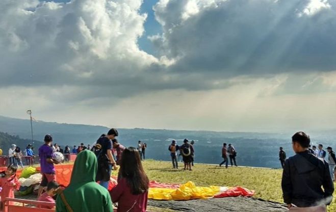 10 Potret Seru Paralayang di Gunung Mas Bogor, Arena Asian Games 2018