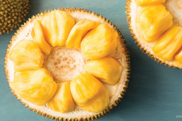 Gak Cuma Durian, Ini 9 Buah Eksotis Indonesia yang Dibenci Bule