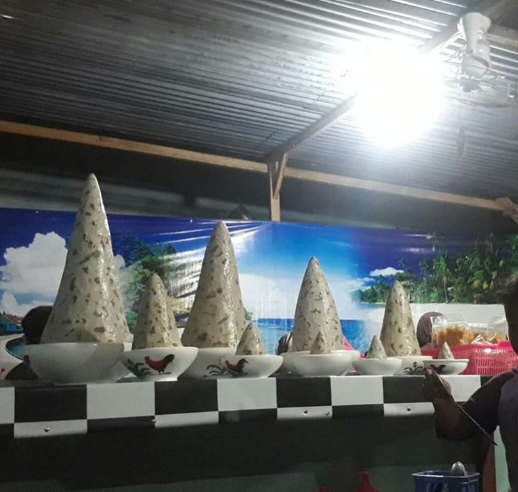 10 Potret Sensasi Makan Bakso Tumpeng di Yogyakarta, Sanggup Sendiri?