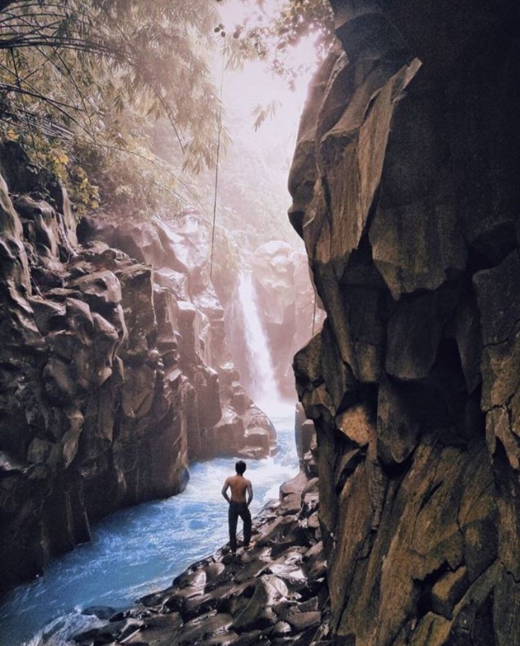 7 Destinasi Wisata Air Terjun Paling Kece di Bogor