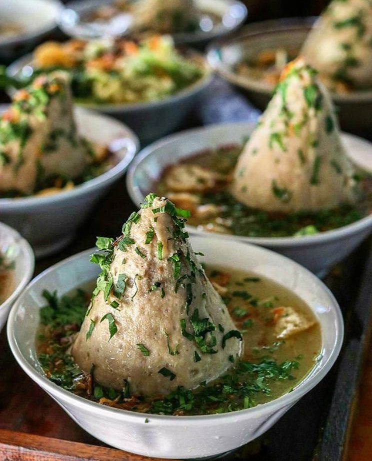 10 Potret Sensasi Makan Bakso Tumpeng di Yogyakarta 