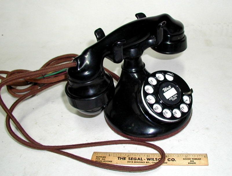 Bukan Alexander Graham Bell, Inilah Penemu Telepon yang Sesungguhnya!