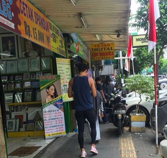 PKL Dilarang Jualan di Trotoar Jalan Kota Mataram, Ada Zonasinya!