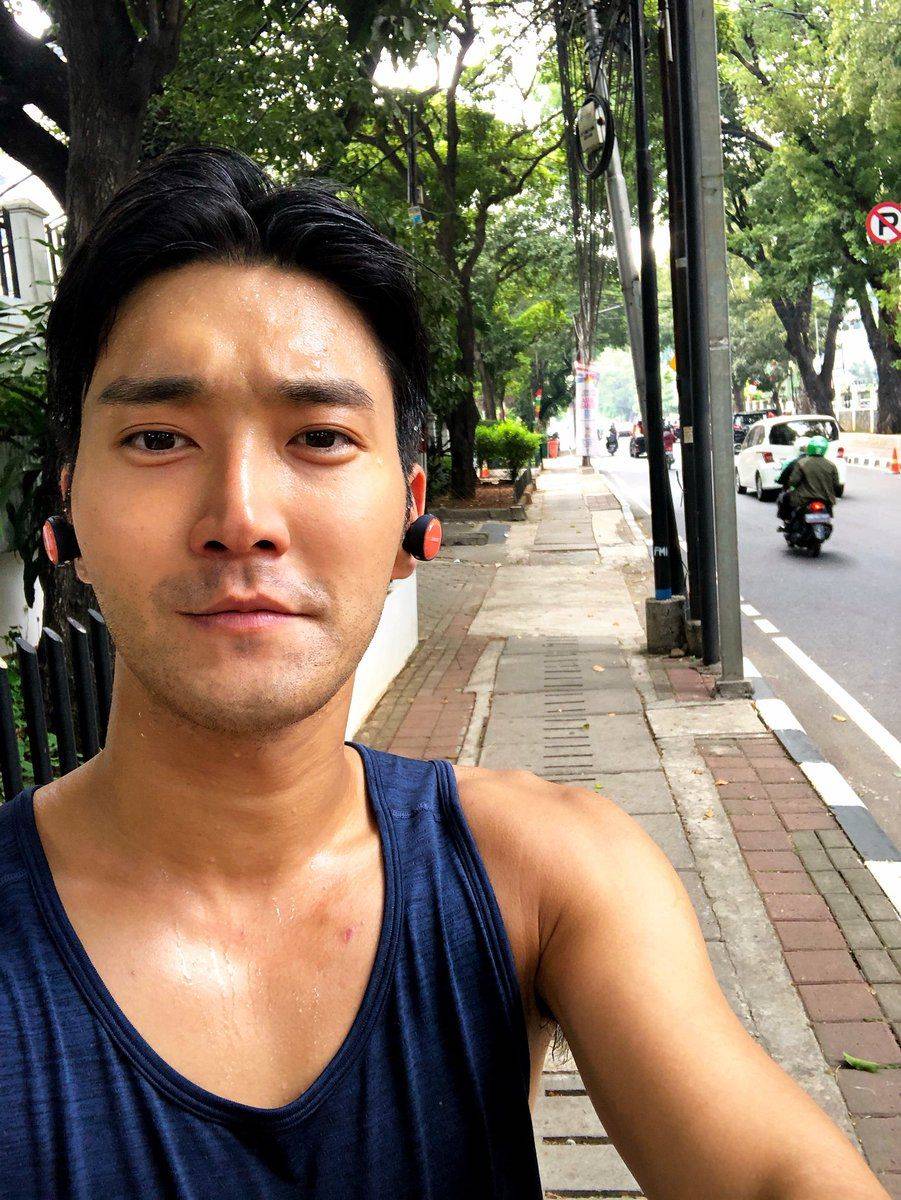 Tiba di Jakarta, Siwon SUJU Unggah Foto Tengah Jogging Pagi