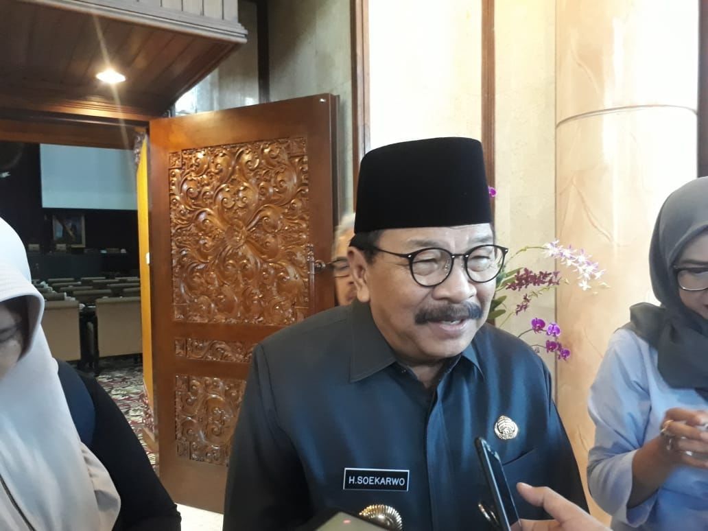 Soekarwo Sahkan SK Pelantikan 40 PAW DPRD Kota Malang