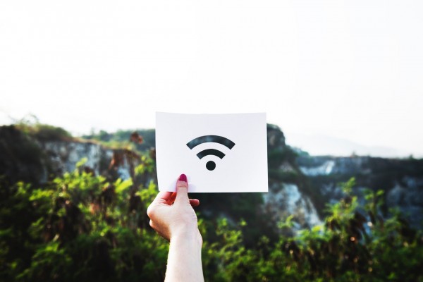 Pakai Wifi Gratis? Ini 9 Hal Penting yang Harus Kamu Ingat Betul!