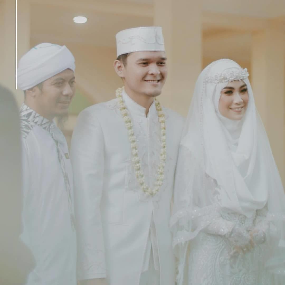 Baju Pernikahan Anisa Rahma Syar'i & Menawan