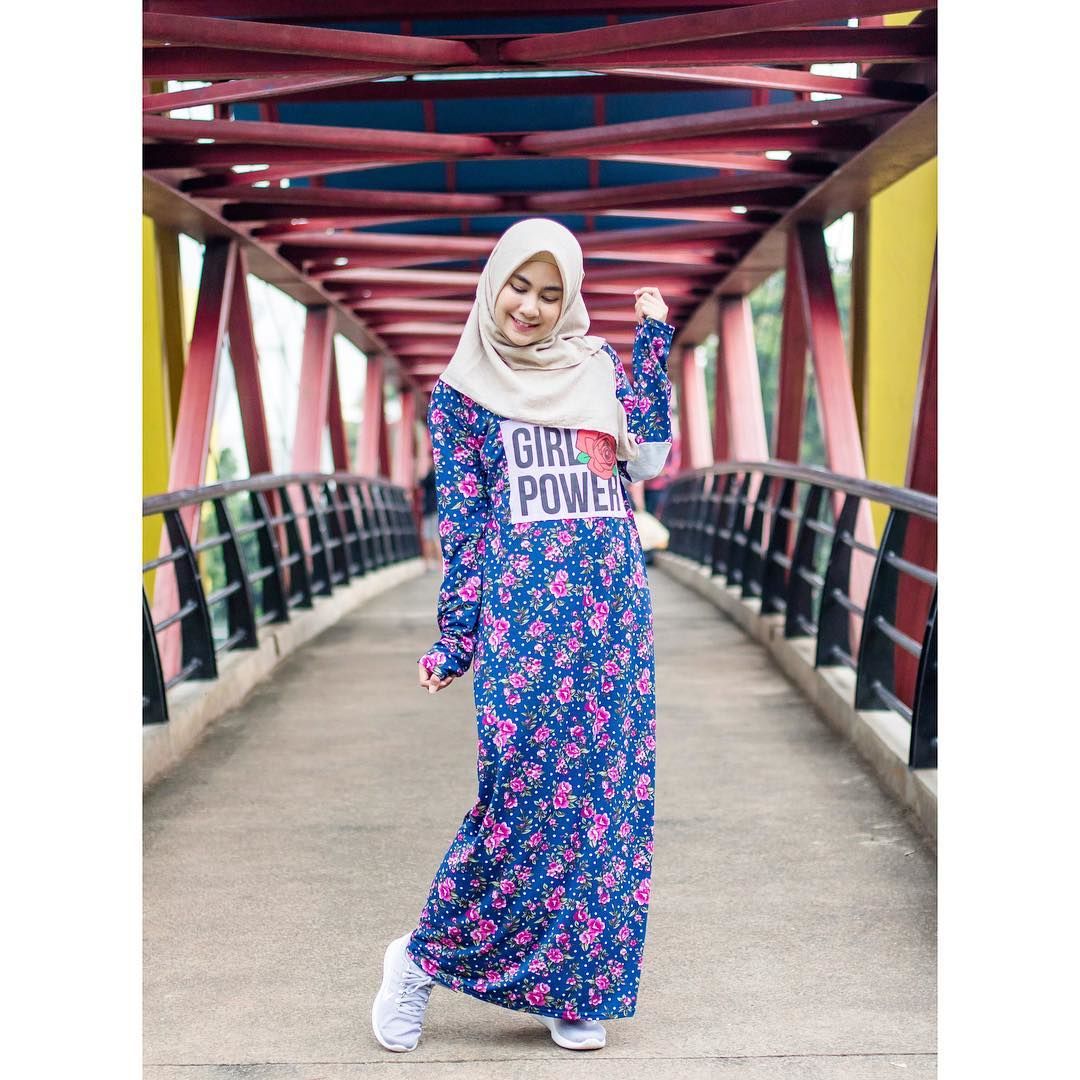 Bernuansa Pastel Menutup Dada Ini Ide Fashion Hijab Ala Anisa Rahma