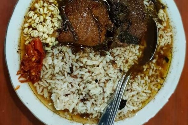 Mencicipi Rawon Bik Ati, Kuliner Banyuwangi dari Empat Generasi