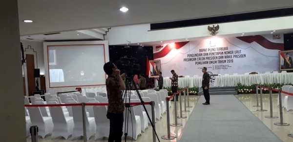 Cara KPU Tekan Biaya Politik yang Semakin Melejit