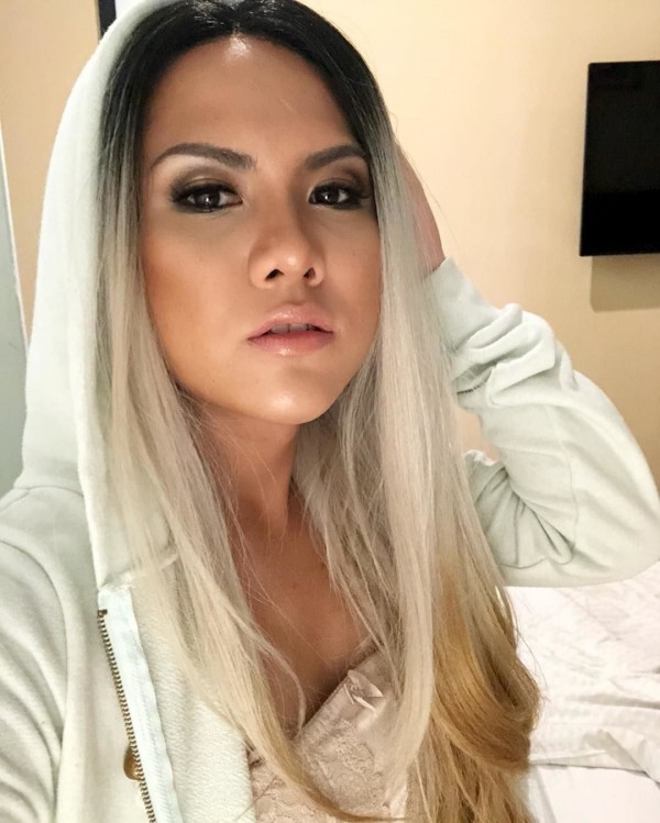 Dulu Tomboy, 10 Potret Manis Evelin Mantan Aming Ini Bikin Pangling