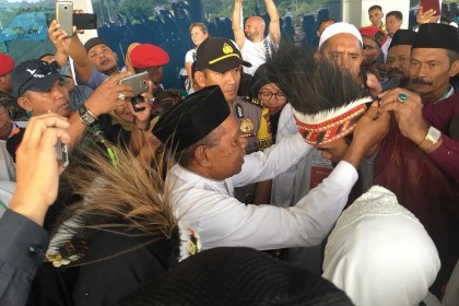 Gaya Keren Ustaz Abdul Somad di Raja Ampat