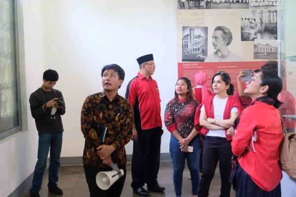 Cara KPU Tekan Biaya Politik yang Semakin Melejit