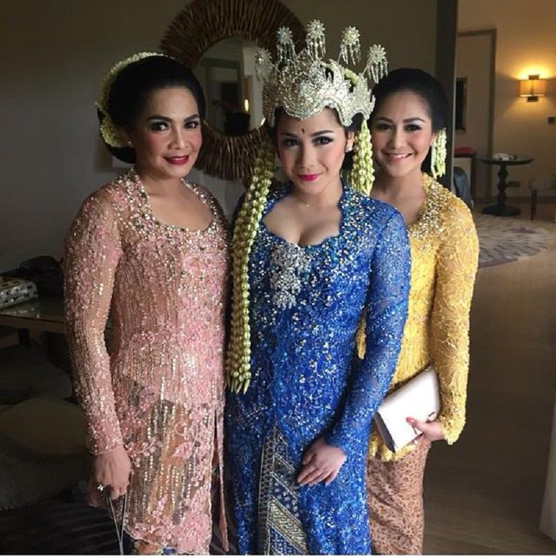 15 Referensi Kebaya Adat Sunda, Mewah bak Wanita Aristokrat