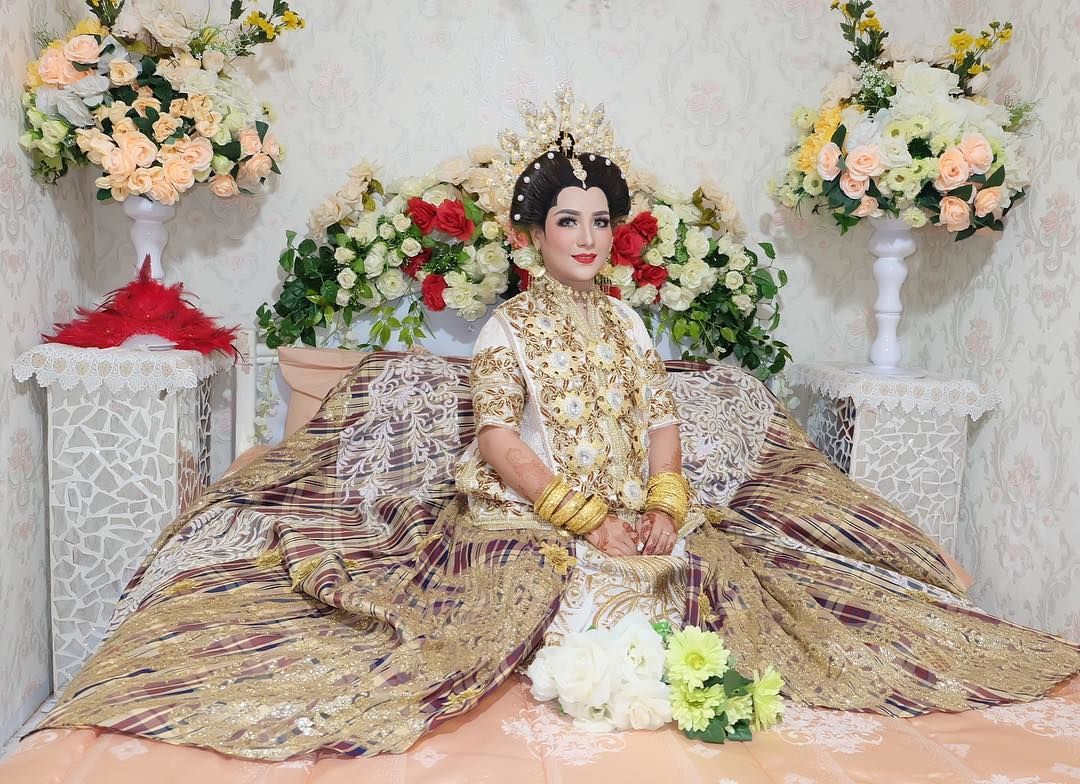 Mewah dan Bersahaja, Ini 14 Baju Pernikahan Adat Bugis Makassar 