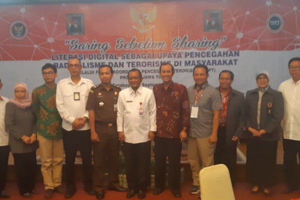 BNPT Sebut Ada Ratusan Ribu Akun Pro ISIS, Baiatnya Melalui Online