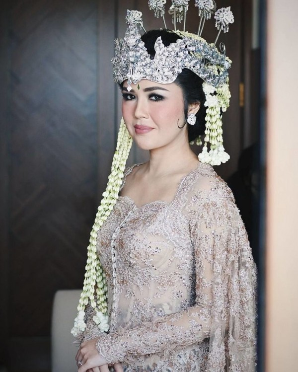 Ningrat & Mewah, 15 Kebaya Cantik untuk Pernikahan Adat Sunda