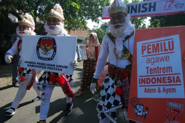 Cara KPU Tekan Biaya Politik yang Semakin Melejit