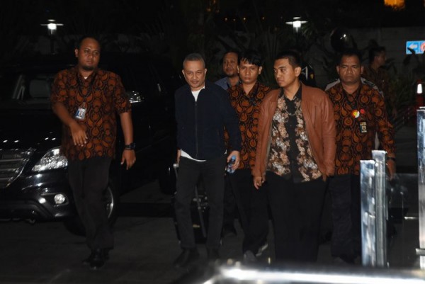 KPK Tangkap Ketua Fraksi Golkar di DPRD Sumatera UtaraÂ 