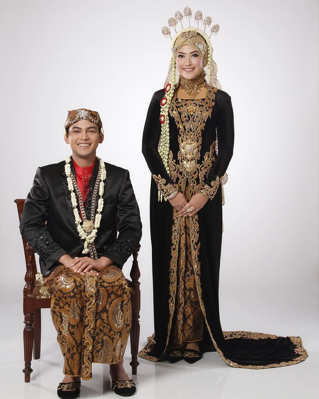 Rias Pengantin Jawa Hijab Modern