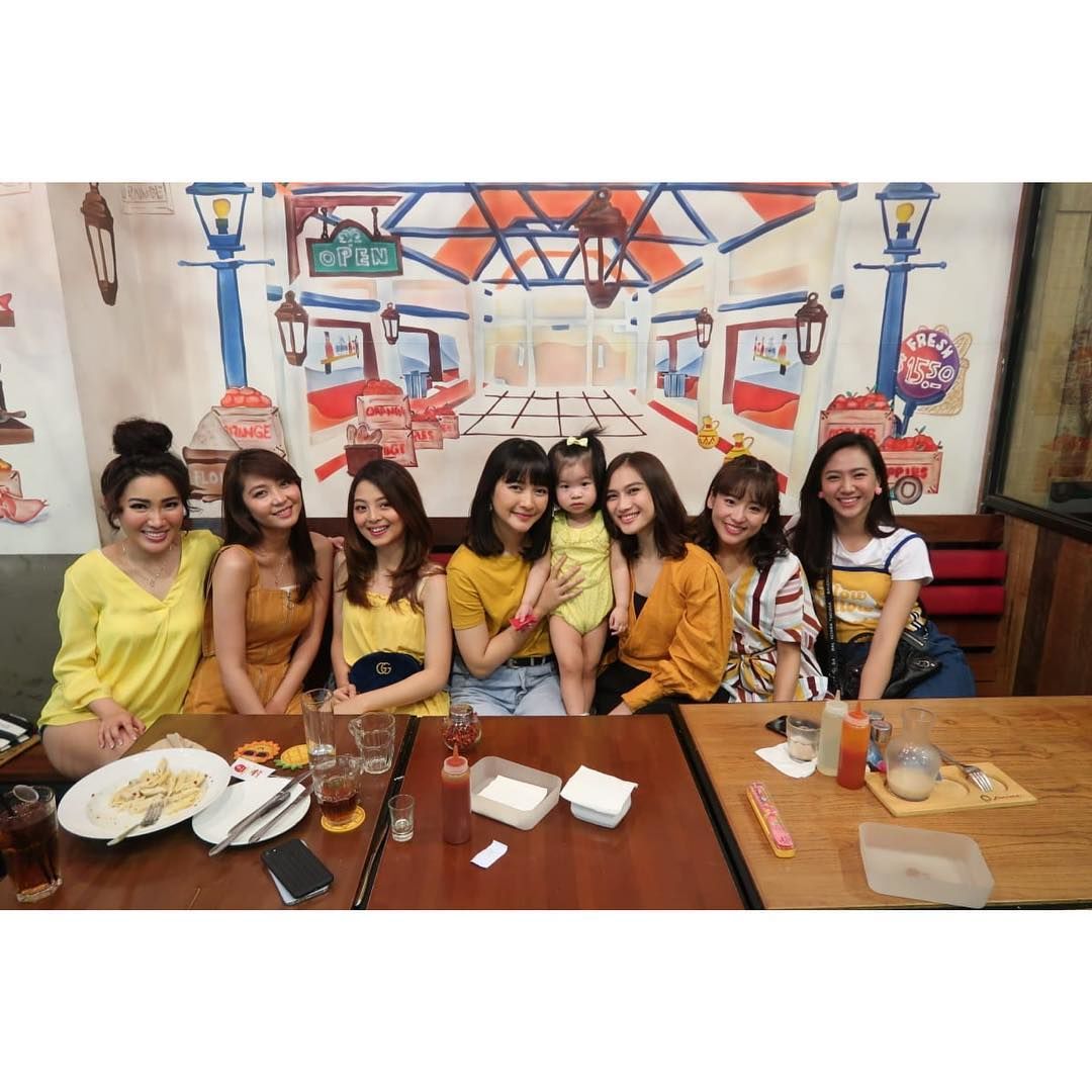 Kompak Walau Telah Graduate, 10 Potret Persahabatan eks Member JKT48